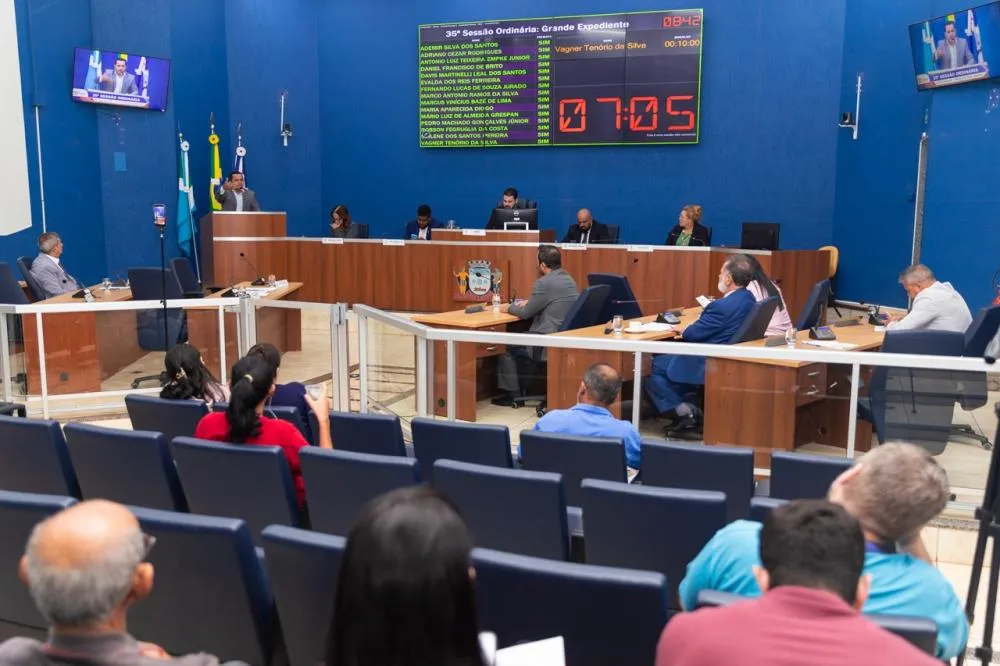 Vereadores derrubam veto de lei contra assédio moral e sexual